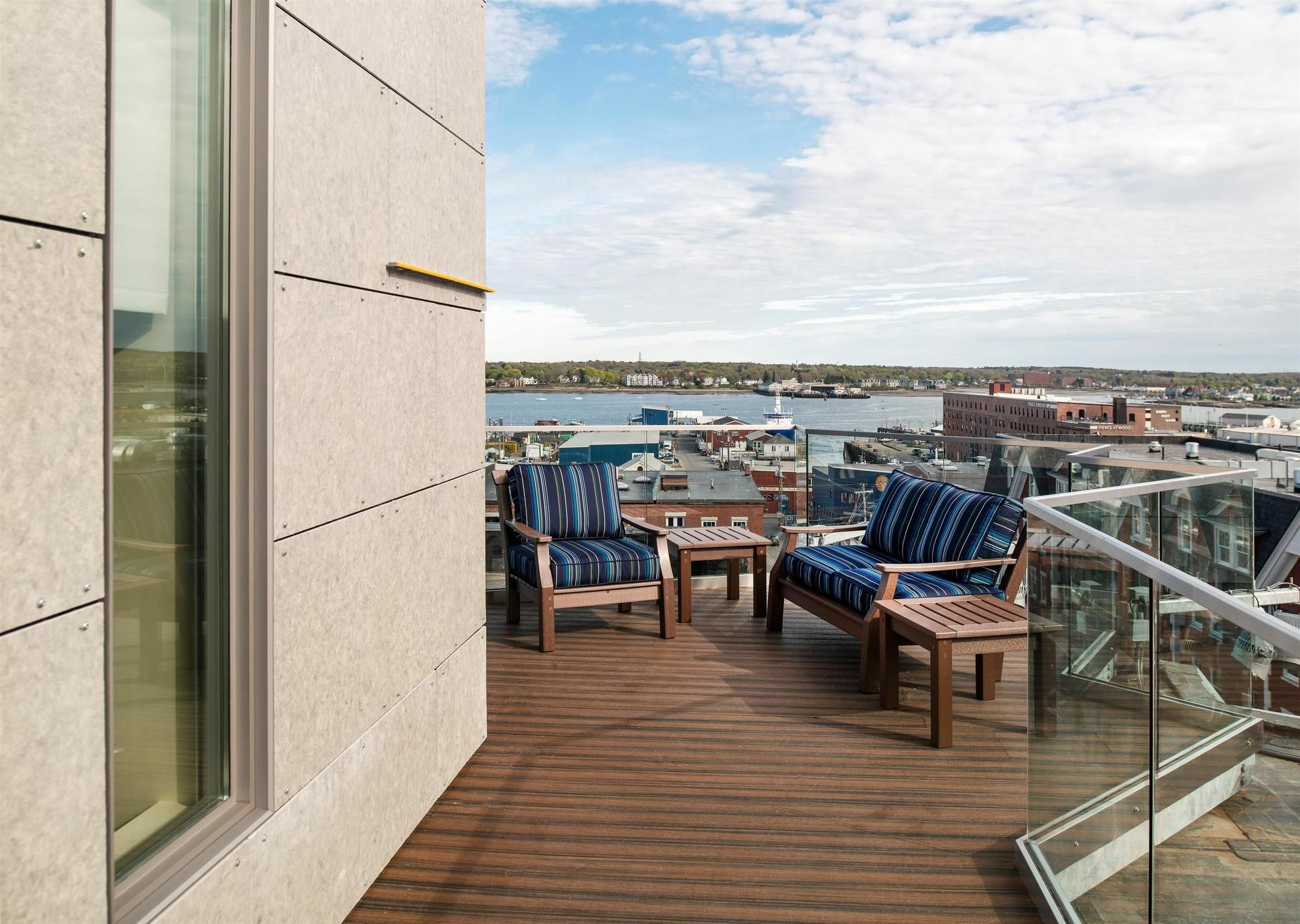 Hyatt Place Portland Downtown - Old Port Square Екстериор снимка